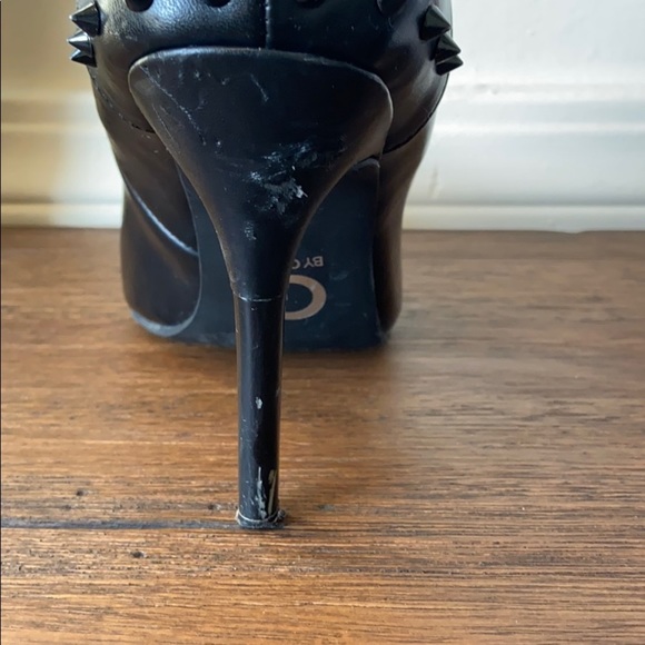 Guess Black Spiked Pump - Picture 5 of 8